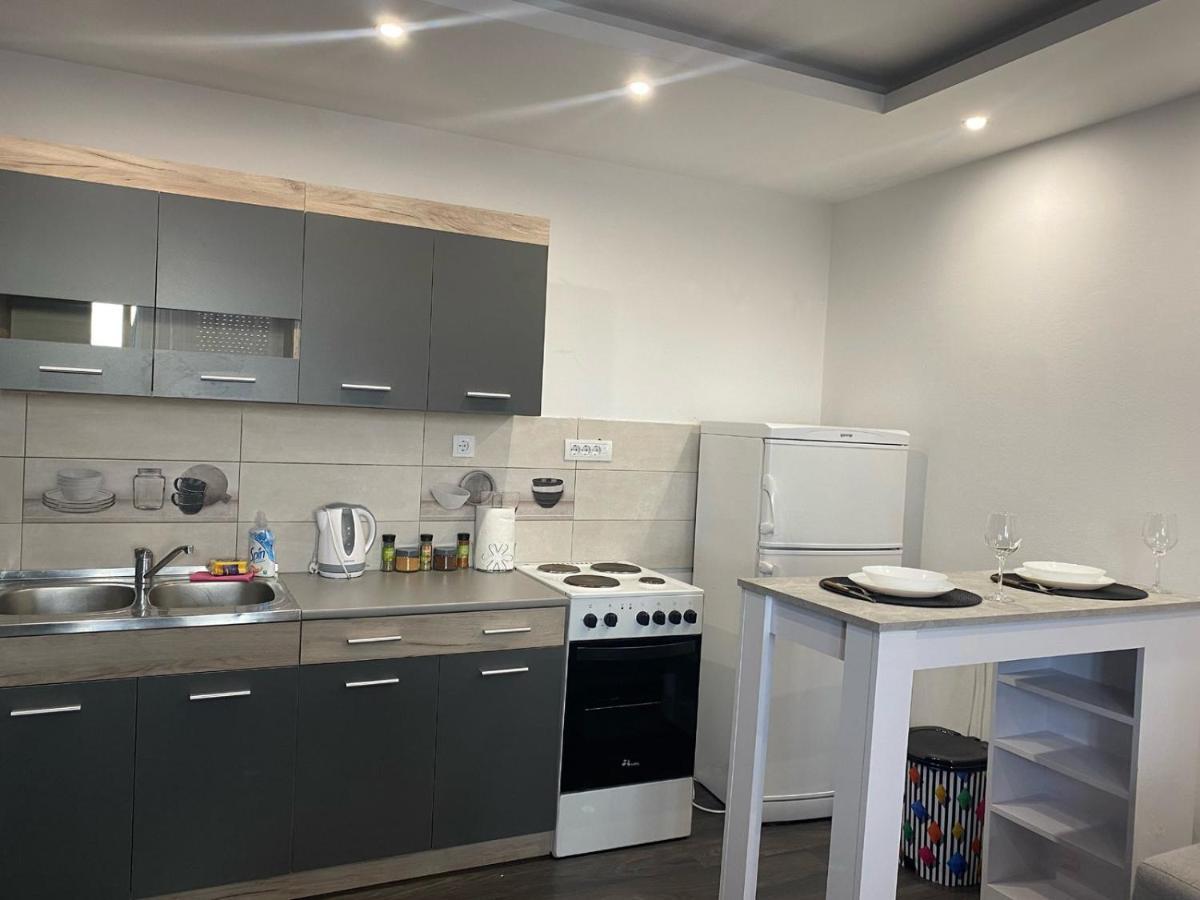 Apartman Mici Ниш Экстерьер фото